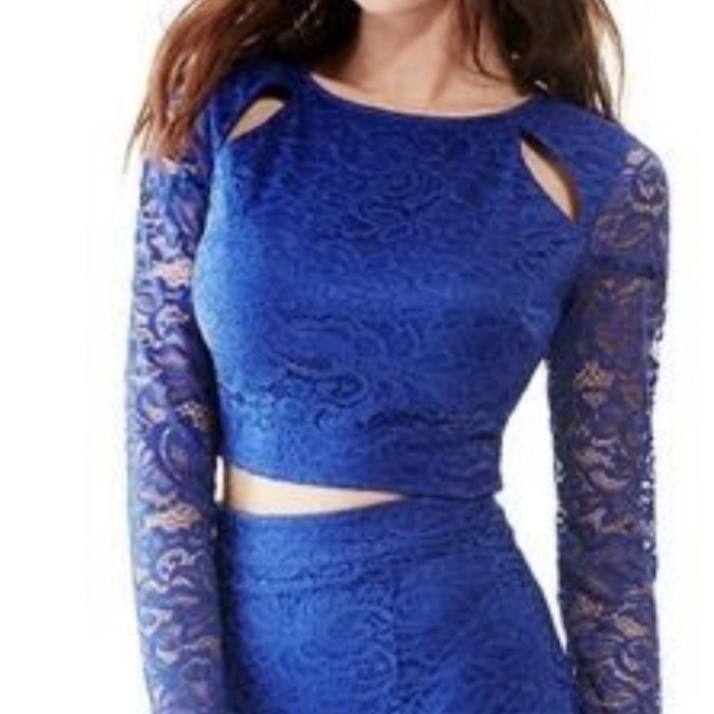 Blue GUESS long sleeve lace crop top
